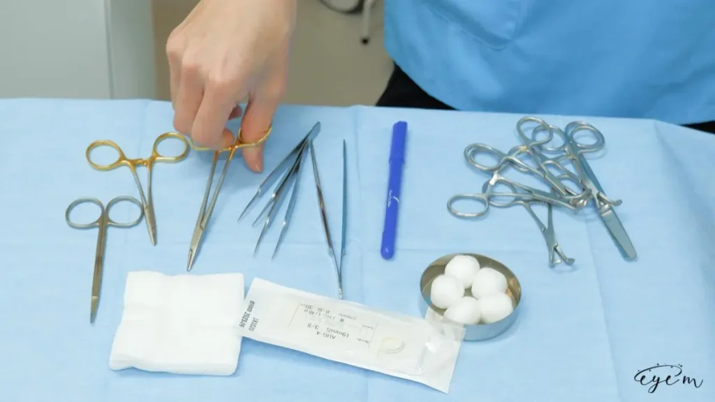 涙袋の外科的形成に使う施術道具
